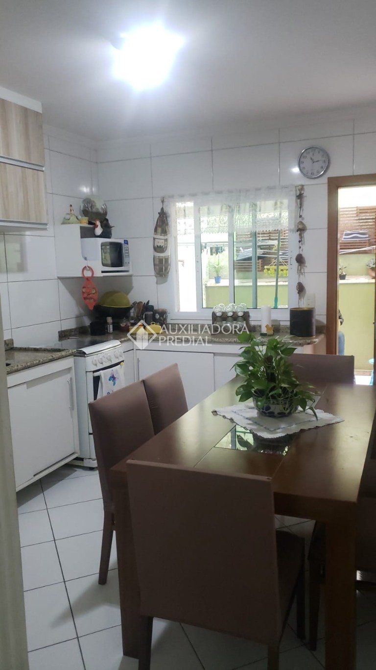 Casa à venda com 3 quartos, 114m² - Foto 4