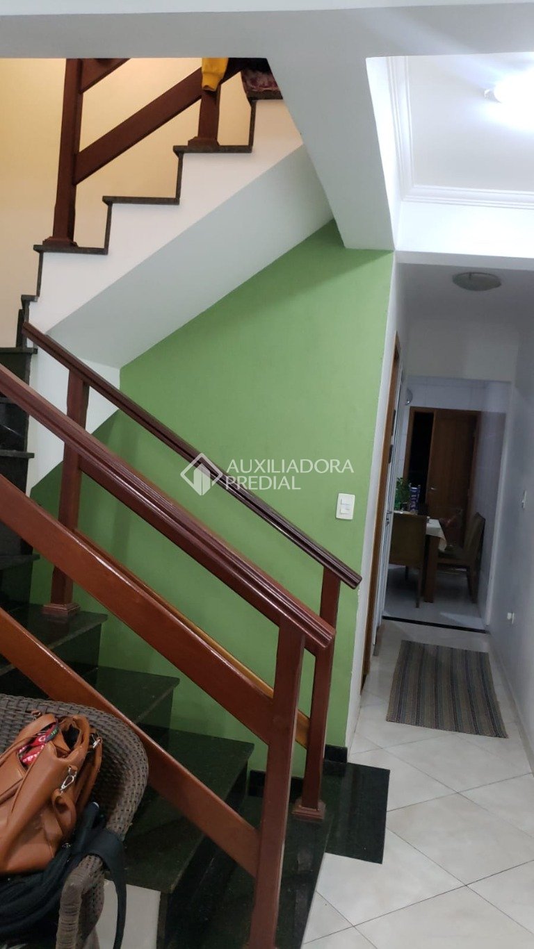 Casa à venda com 3 quartos, 114m² - Foto 2