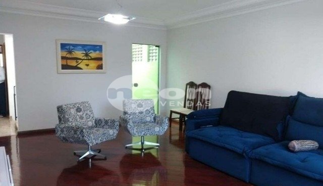 Casa à venda com 3 quartos, 201m² - Foto 2