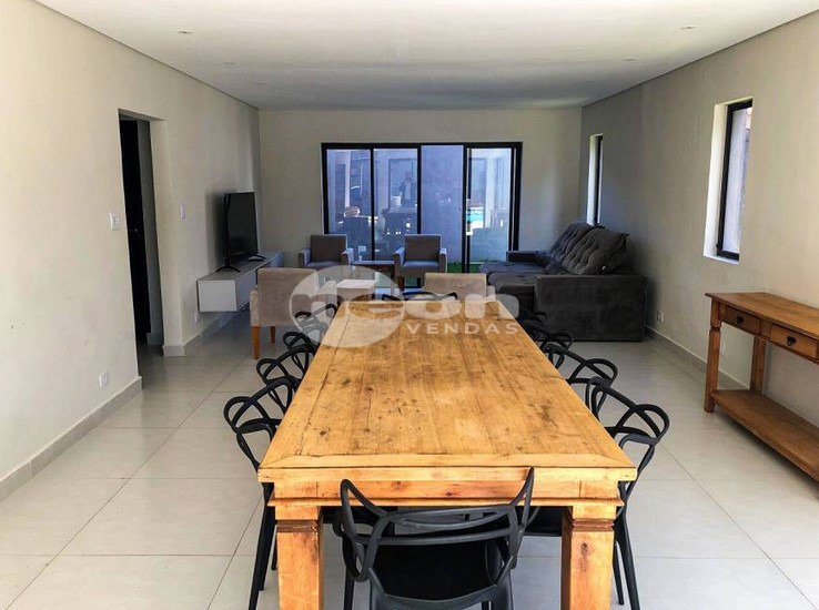 Casa à venda com 6 quartos, 300m² - Foto 5