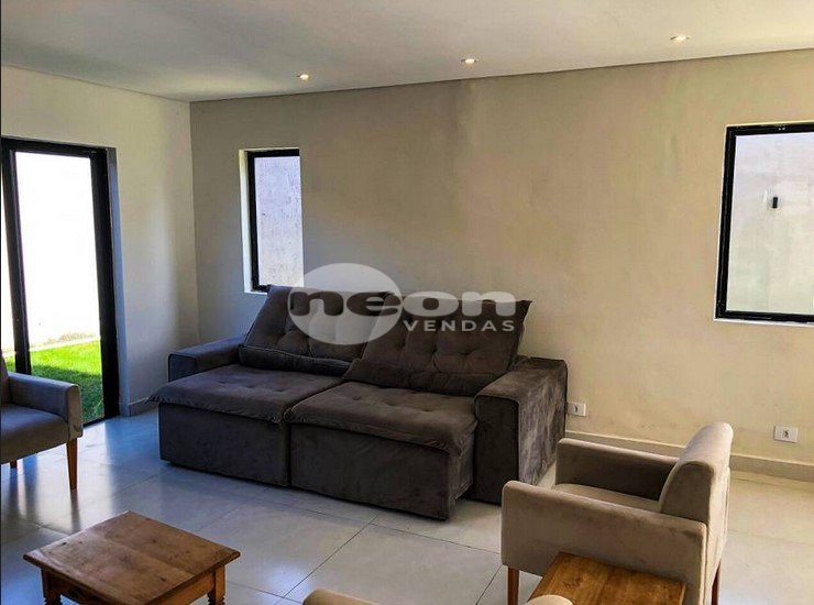 Casa à venda com 6 quartos, 300m² - Foto 3