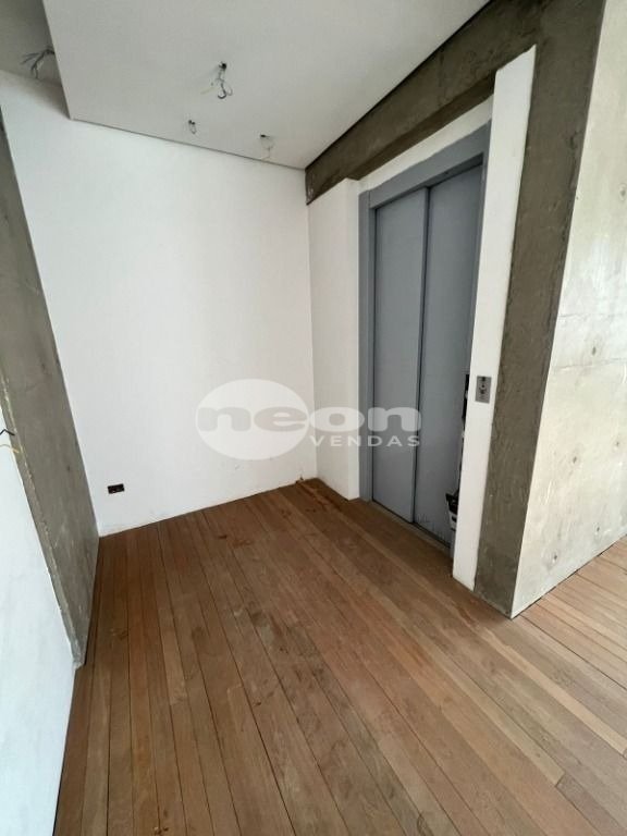 Apartamento à venda com 4 quartos, 227m² - Foto 6