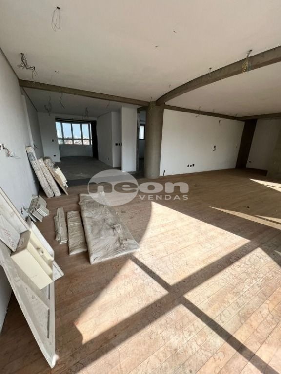 Apartamento à venda com 4 quartos, 227m² - Foto 4