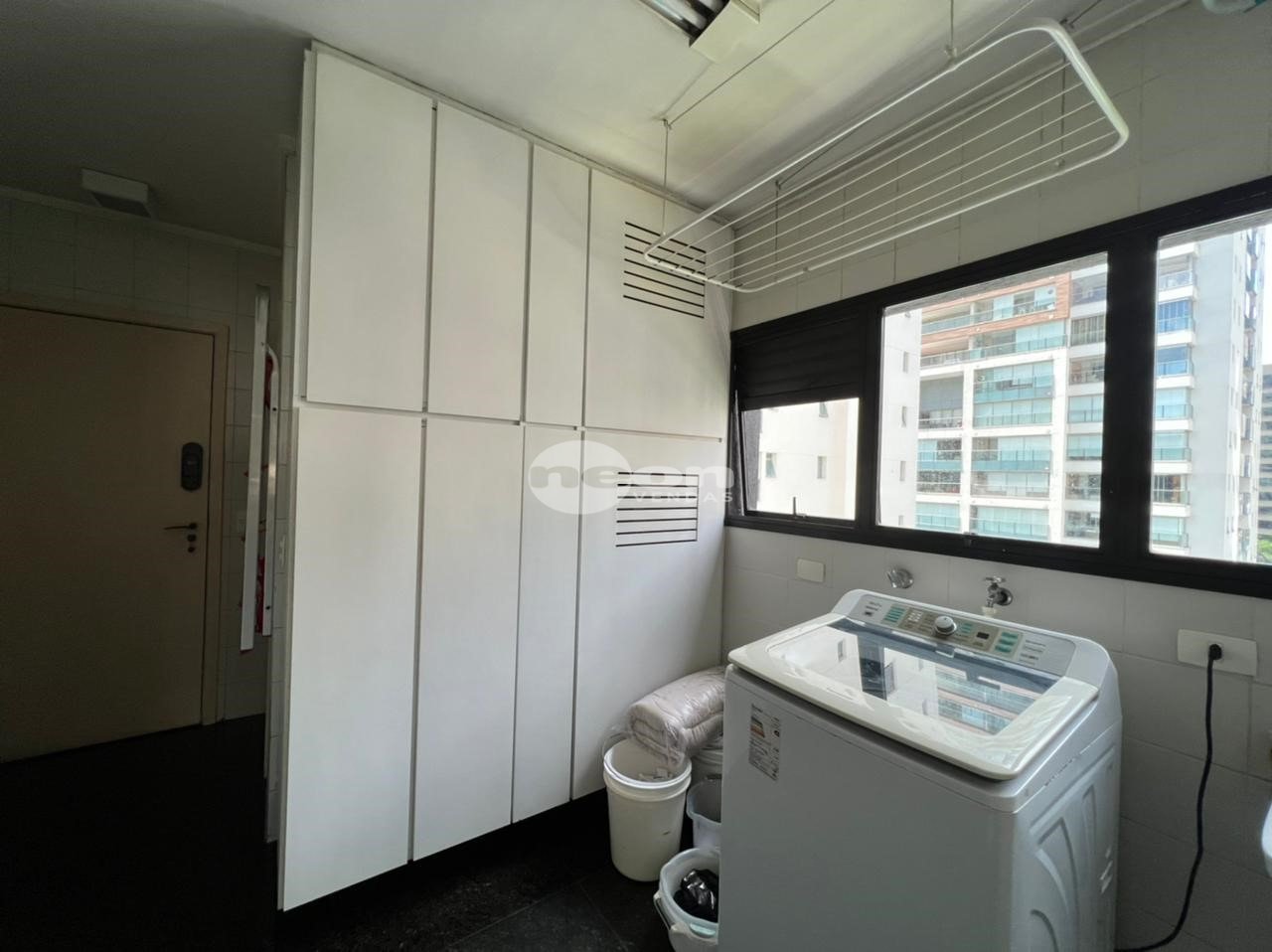 Apartamento à venda com 3 quartos, 215m² - Foto 20