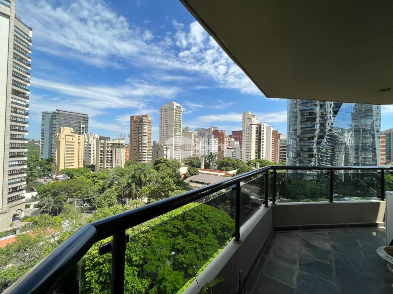 Apartamento à venda com 3 quartos, 215m² - Foto 6