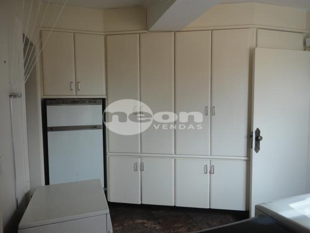 Apartamento à venda com 3 quartos, 200m² - Foto 11