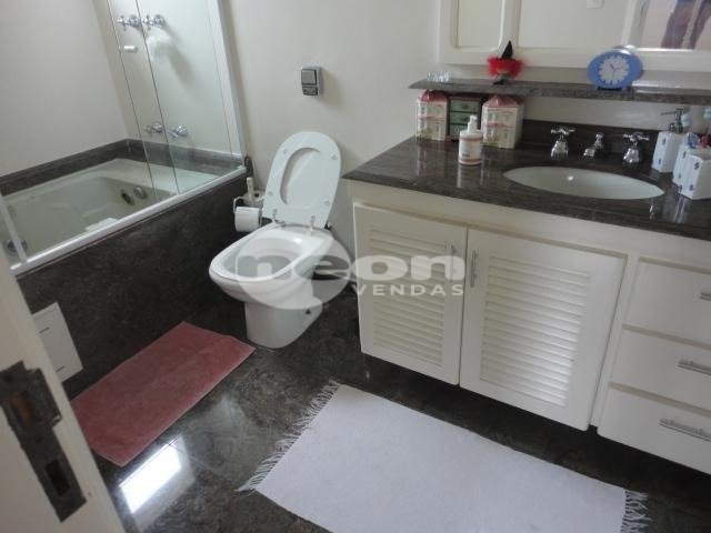 Apartamento à venda com 3 quartos, 200m² - Foto 17