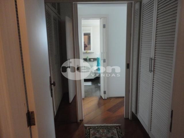 Apartamento à venda com 3 quartos, 200m² - Foto 13