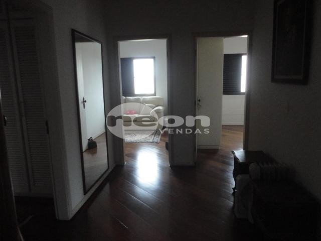 Apartamento à venda com 3 quartos, 200m² - Foto 12