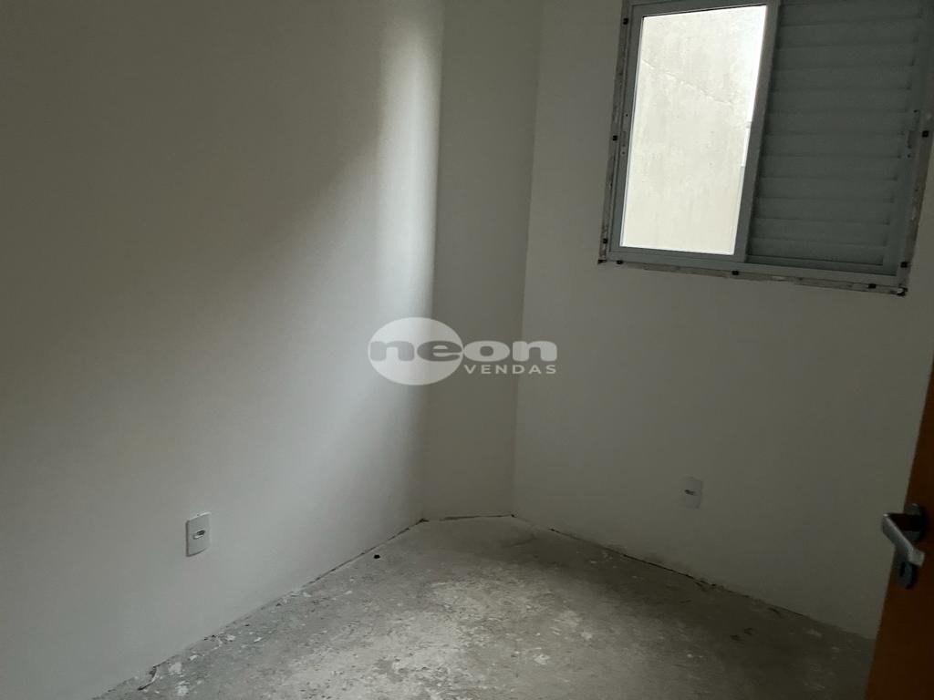 Apartamento à venda com 2 quartos, 47m² - Foto 2