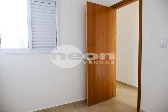 Apartamento à venda com 2 quartos, 43m² - Foto 10