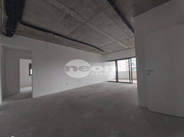 Apartamento à venda com 3 quartos, 163m² - Foto 2