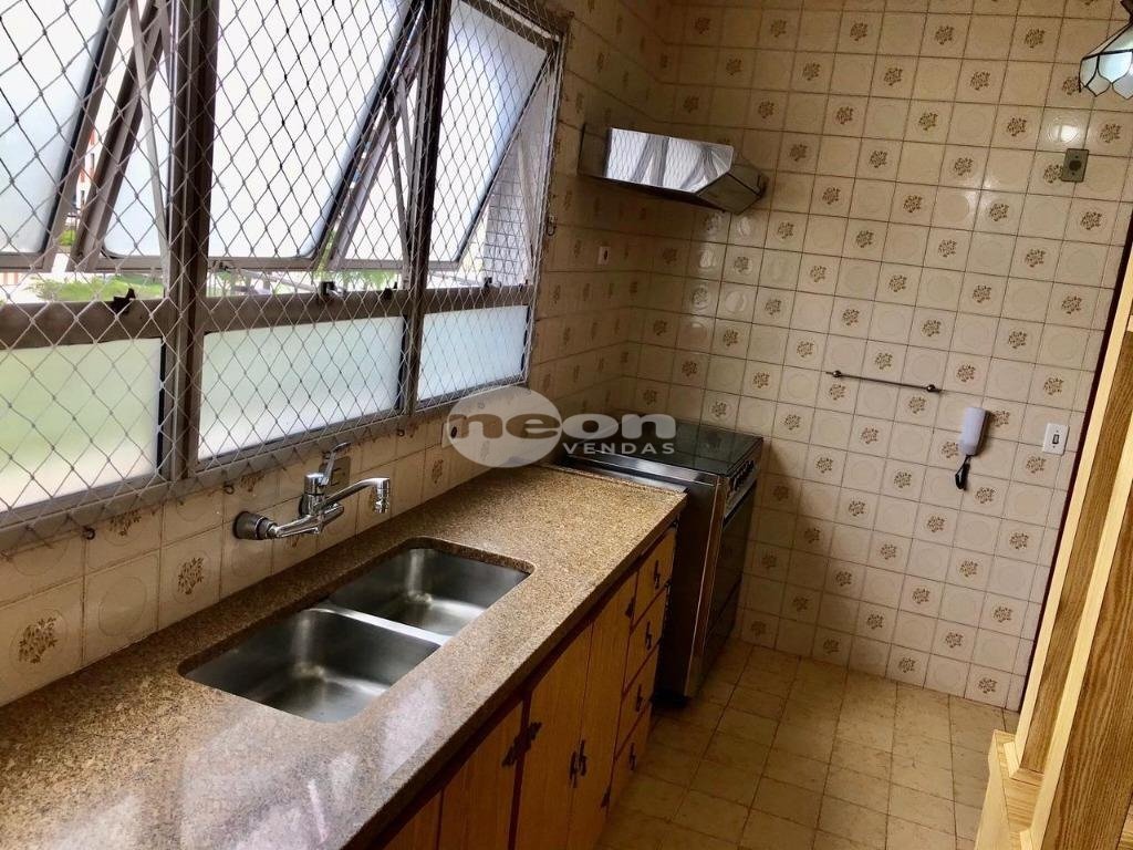 Apartamento à venda com 3 quartos, 159m² - Foto 18