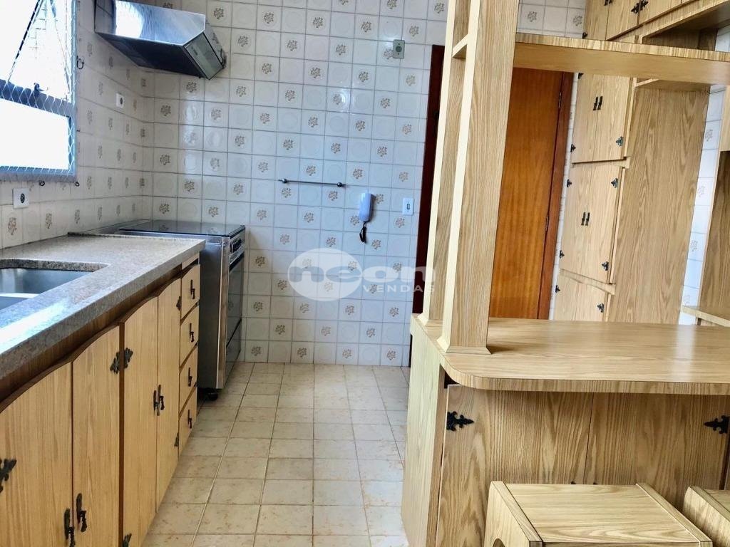 Apartamento à venda com 3 quartos, 159m² - Foto 8