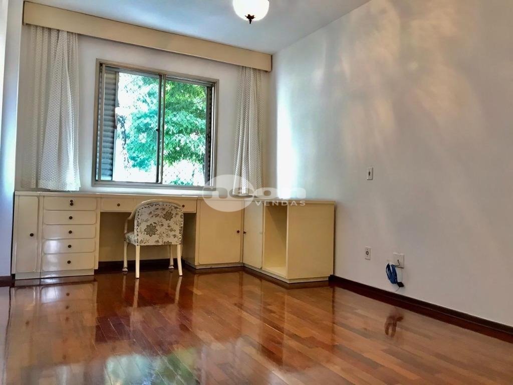 Apartamento à venda com 3 quartos, 159m² - Foto 6