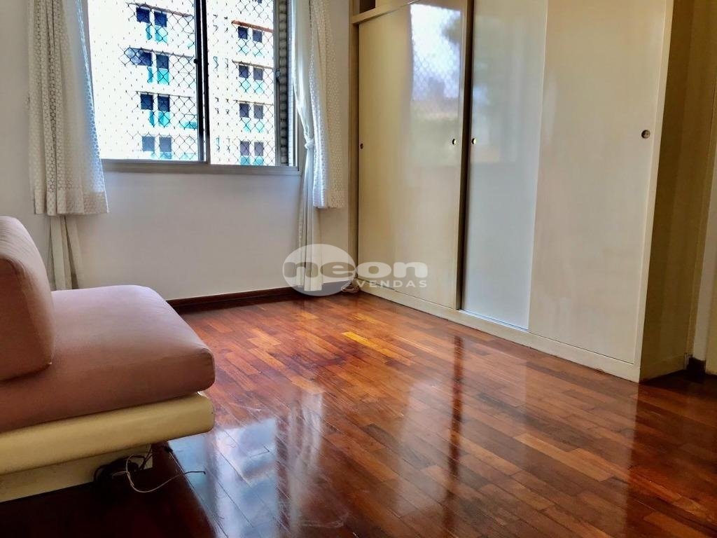 Apartamento à venda com 3 quartos, 159m² - Foto 9