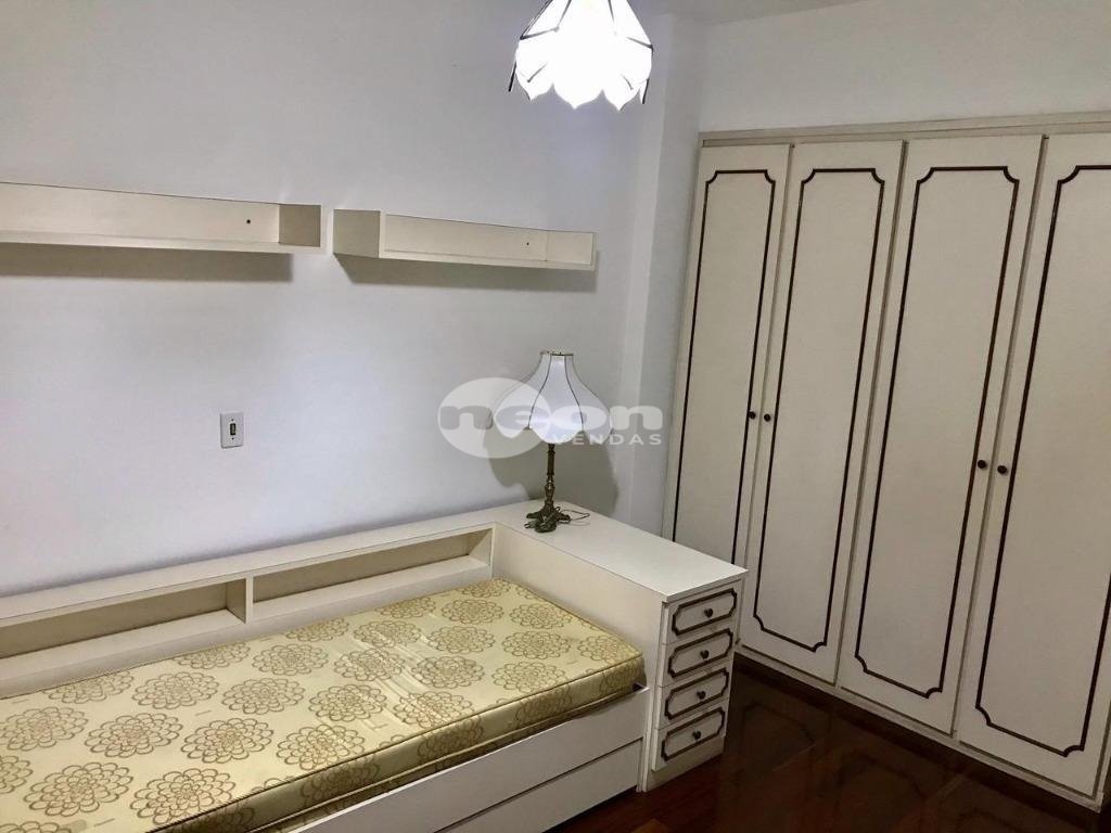 Apartamento à venda com 3 quartos, 159m² - Foto 11