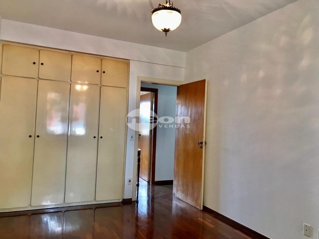 Apartamento à venda com 3 quartos, 159m² - Foto 12