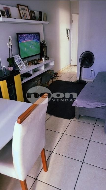 Apartamento à venda com 3 quartos, 61m² - Foto 2