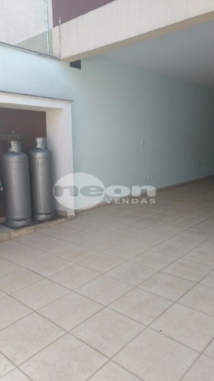 Casa à venda com 3 quartos, 276m² - Foto 21