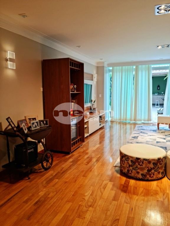 Casa à venda com 3 quartos, 276m² - Foto 2