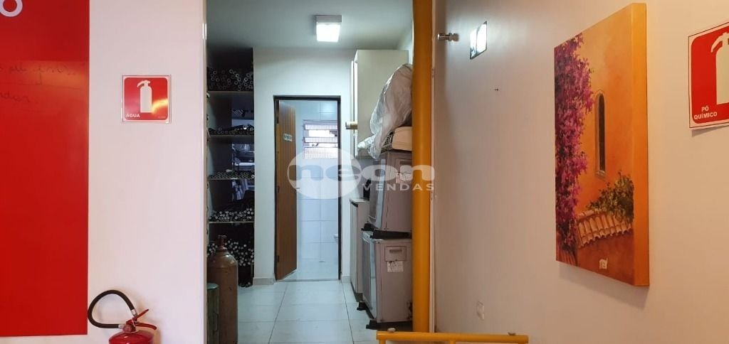 Casa à venda com 3 quartos, 195m² - Foto 3