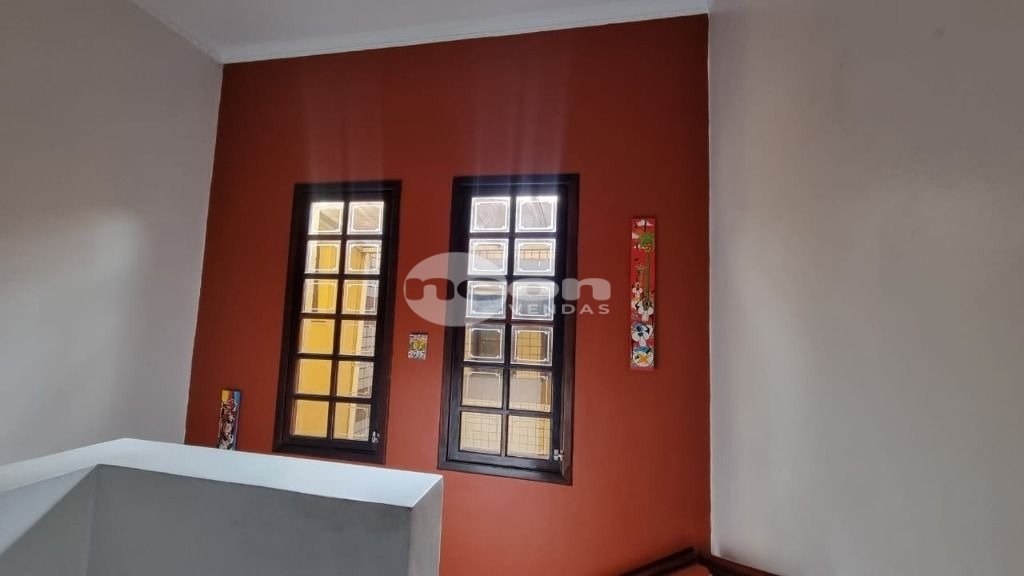 Casa à venda com 3 quartos, 264m² - Foto 15