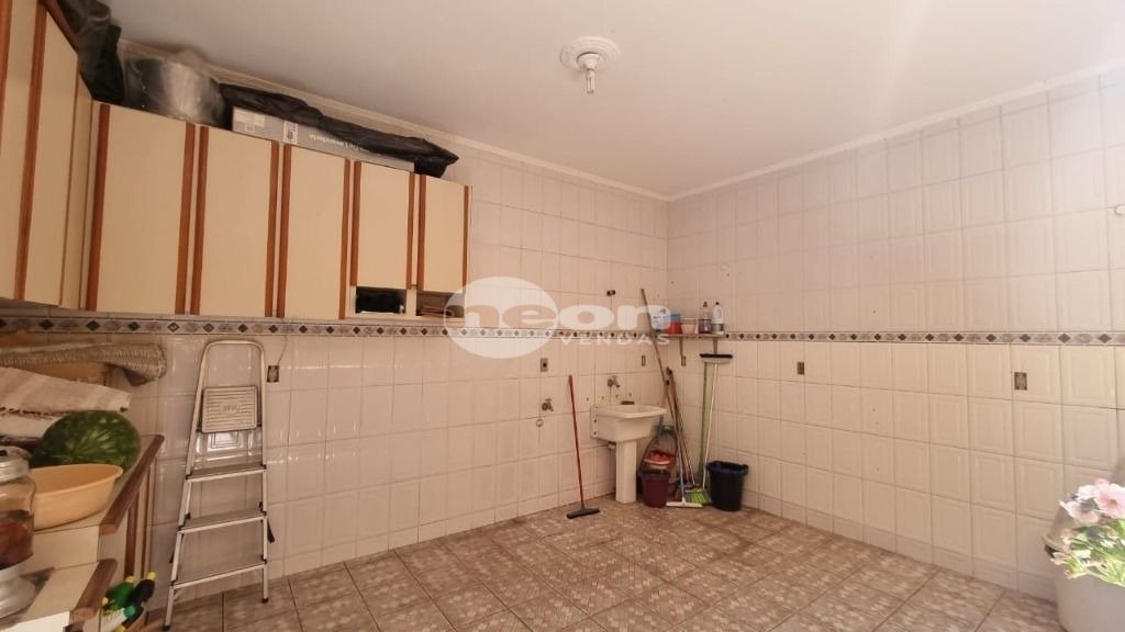 Casa à venda com 3 quartos, 264m² - Foto 21