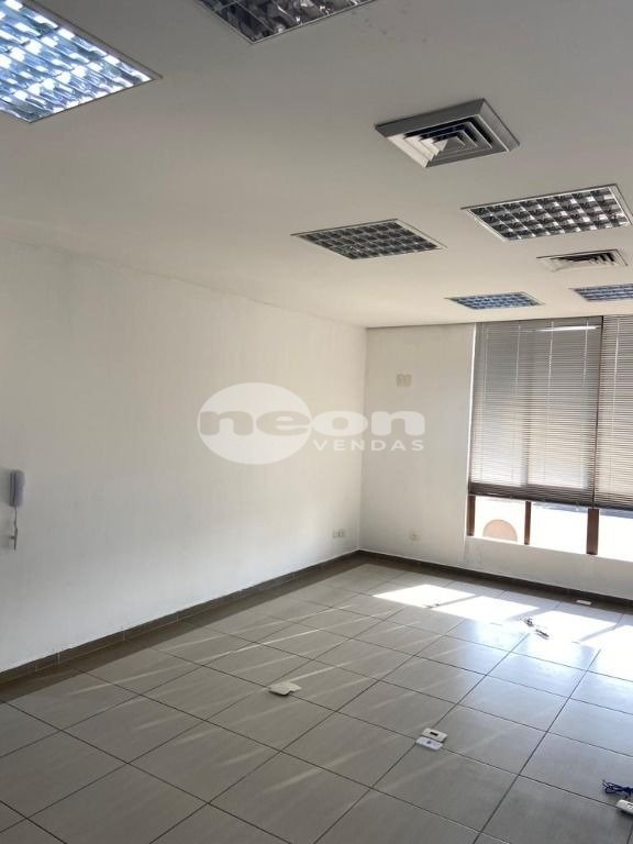 Conjunto Comercial-Sala à venda com 1 quarto, 93m² - Foto 2