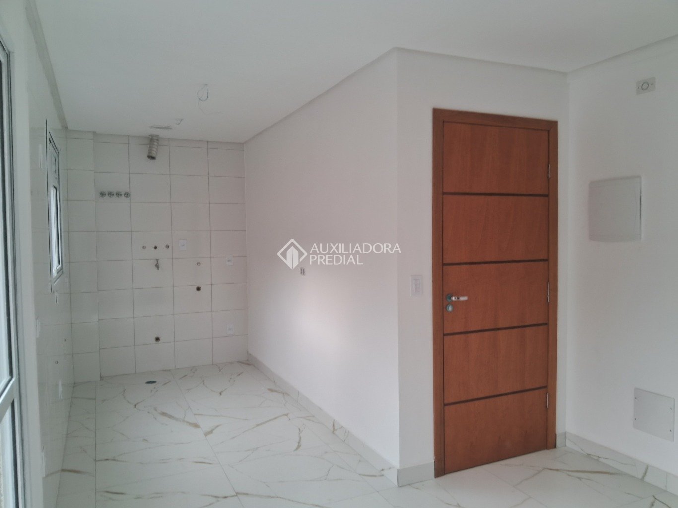 Apartamento à venda com 2 quartos, 44m² - Foto 2