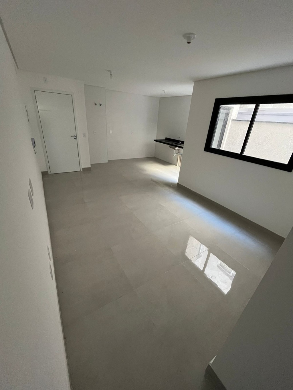 Apartamento à venda com 2 quartos, 67m² - Foto 2