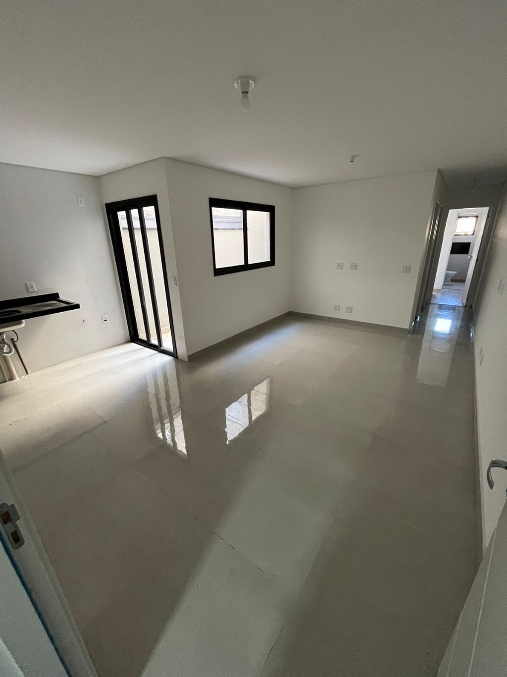 Apartamento à venda com 2 quartos, 67m² - Foto 1