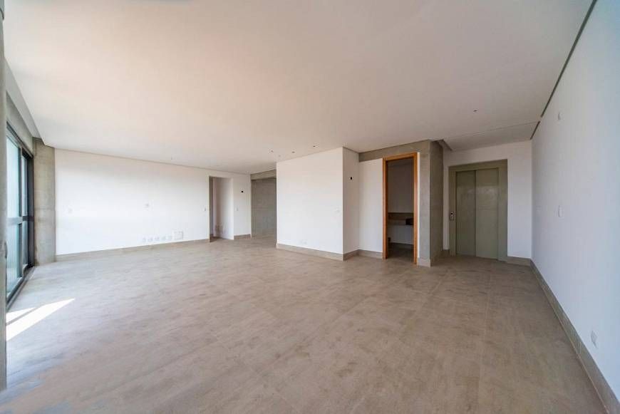 Apartamento à venda com 3 quartos, 155m² - Foto 1