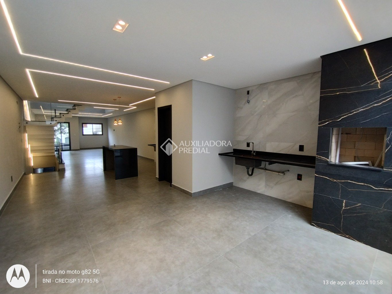 Casa à venda com 3 quartos, 211m² - Foto 10