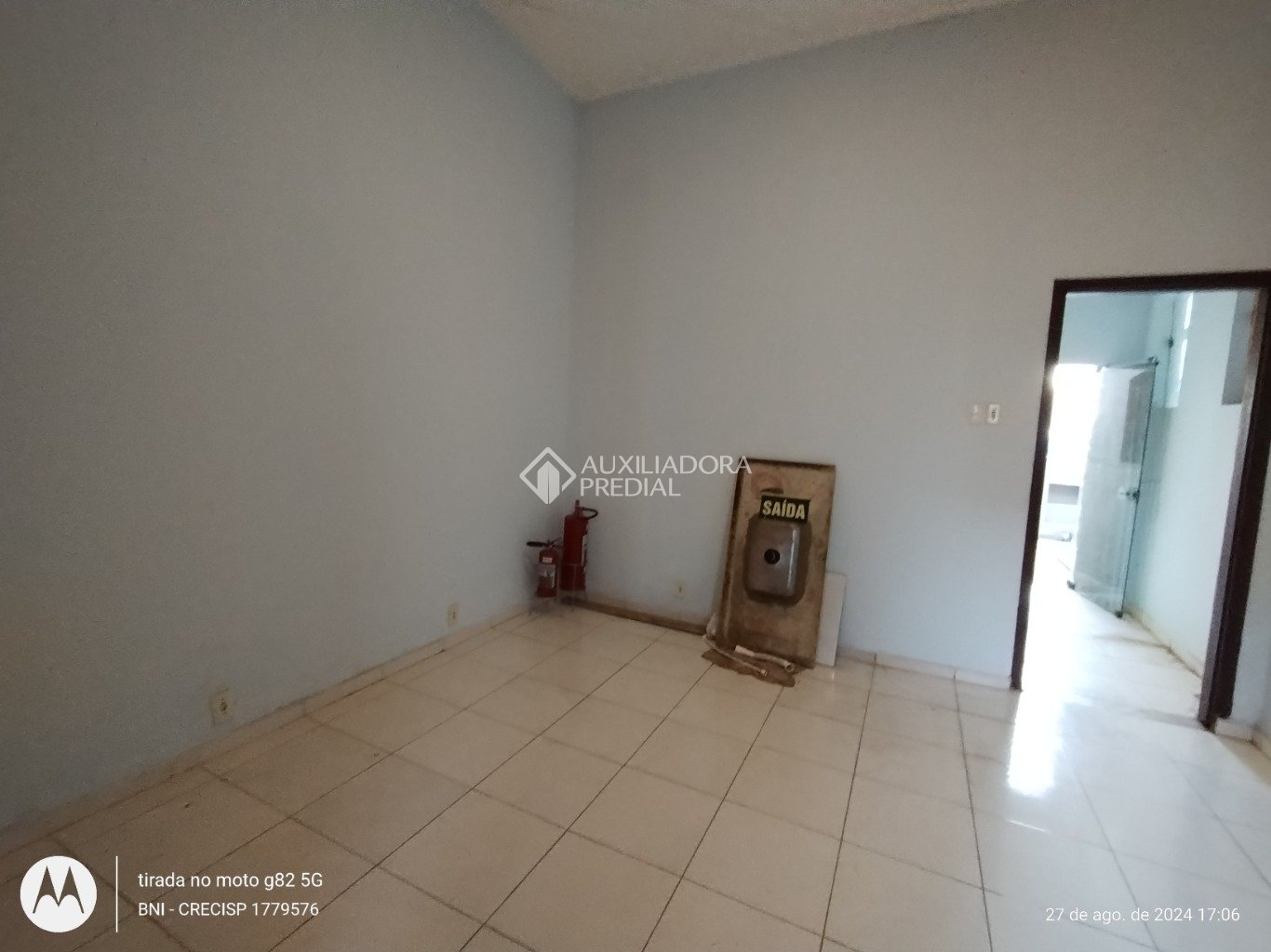 Casa Comercial à venda com 2 quartos, 64m² - Foto 9