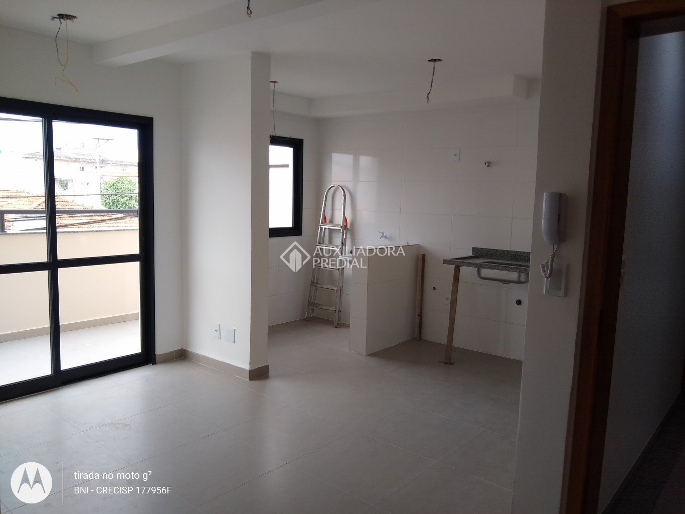 Apartamento à venda com 2 quartos, 49m² - Foto 2