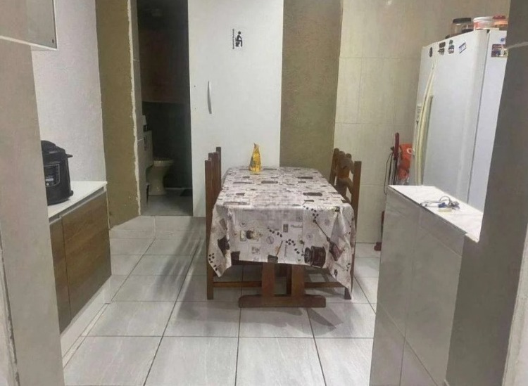 Casa à venda com 2 quartos, 71m² - Foto 8