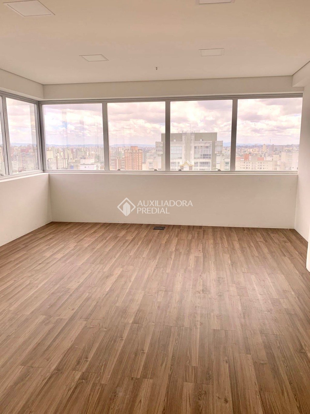 Conjunto Comercial-Sala à venda com 1 quarto, 37m² - Foto 1