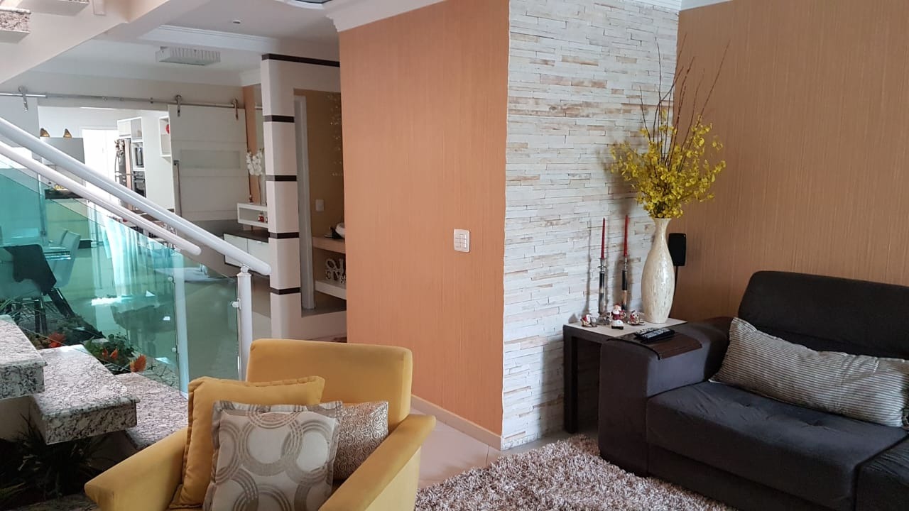 Casa à venda com 3 quartos, 298m² - Foto 2