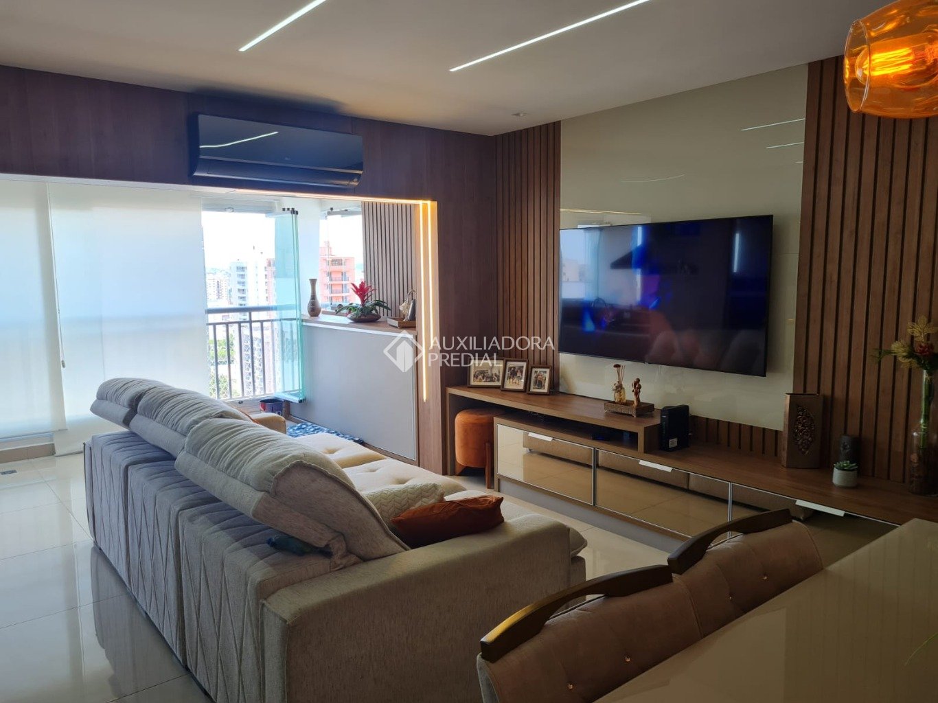 Apartamento à venda com 3 quartos, 103m² - Foto 2