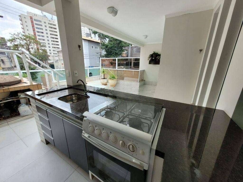 Casa à venda com 3 quartos, 210m² - Foto 4