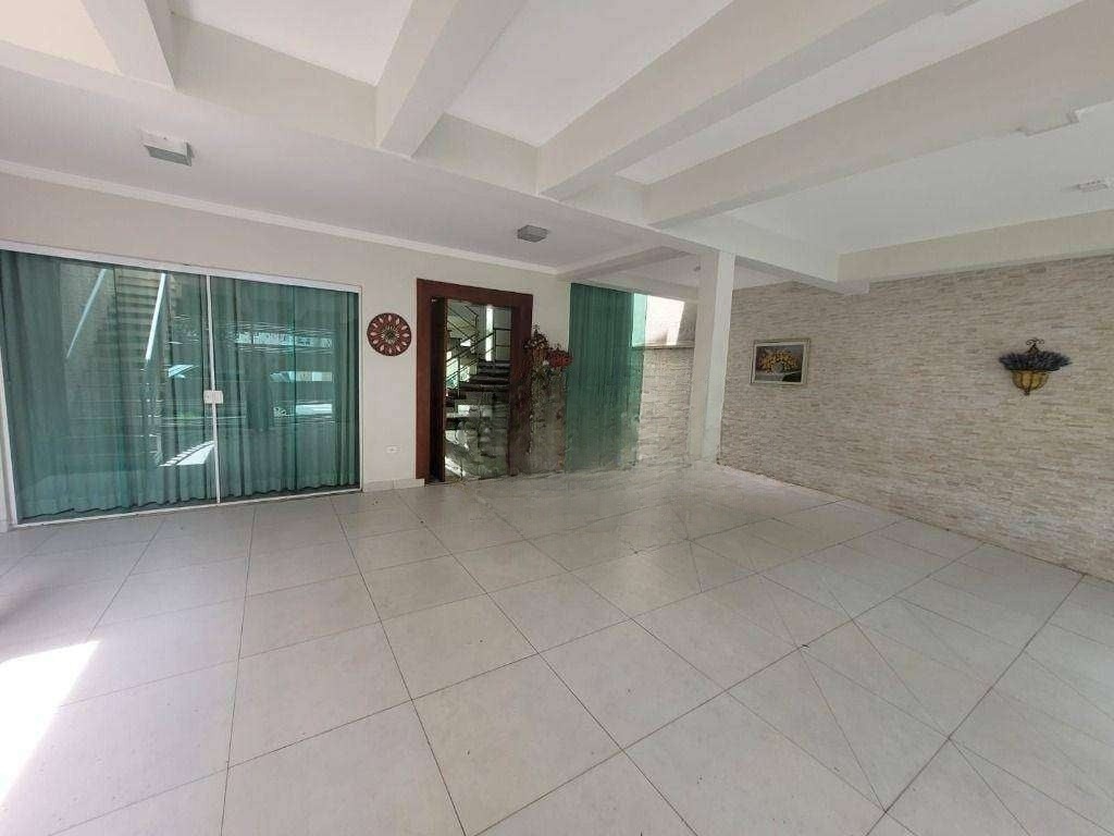 Casa à venda com 3 quartos, 210m² - Foto 7