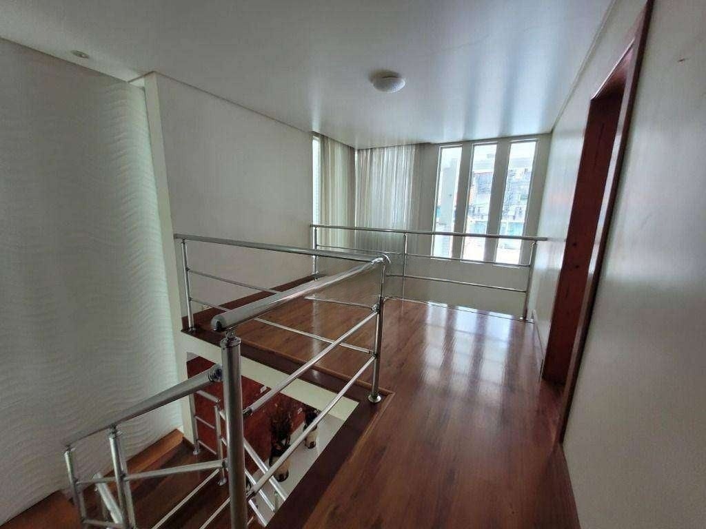 Casa à venda com 3 quartos, 210m² - Foto 10