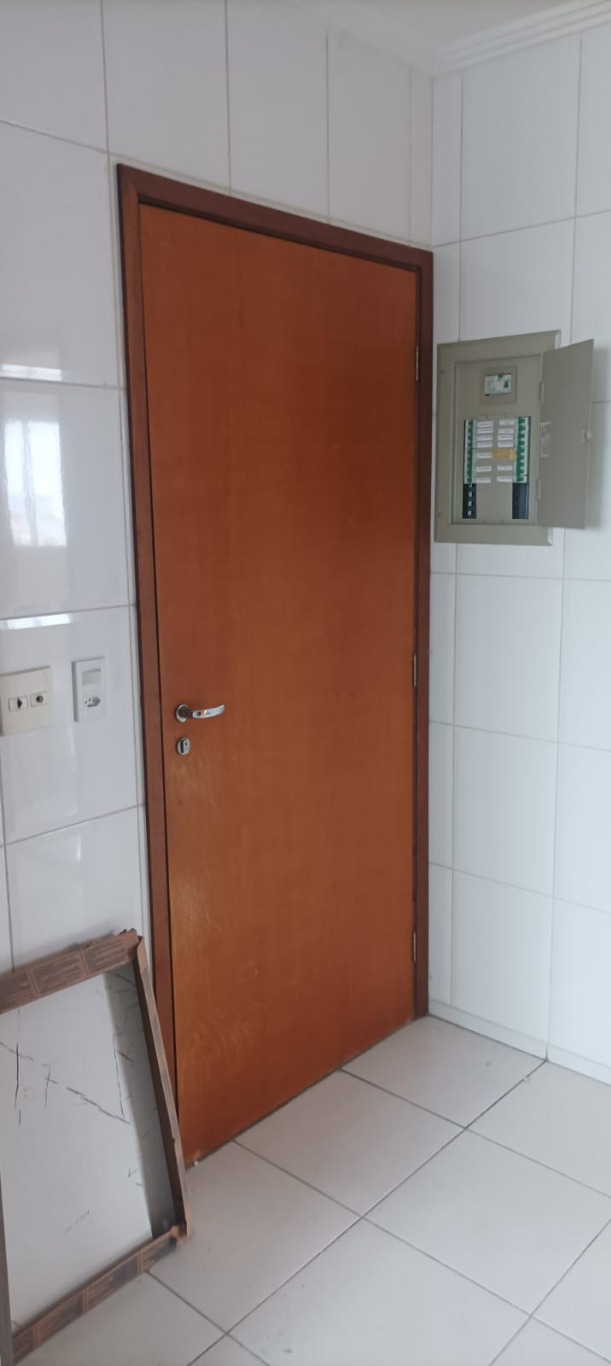 Apartamento à venda com 3 quartos, 96m² - Foto 3