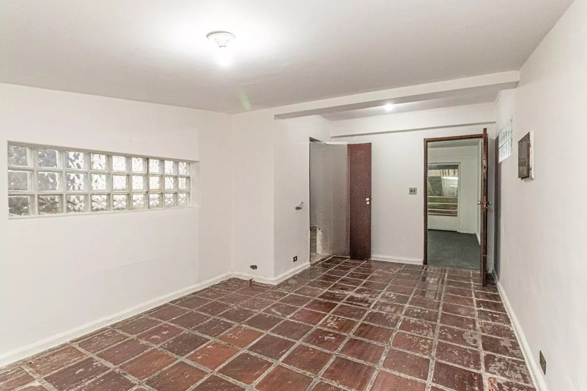 Casa à venda com 3 quartos, 228m² - Foto 4