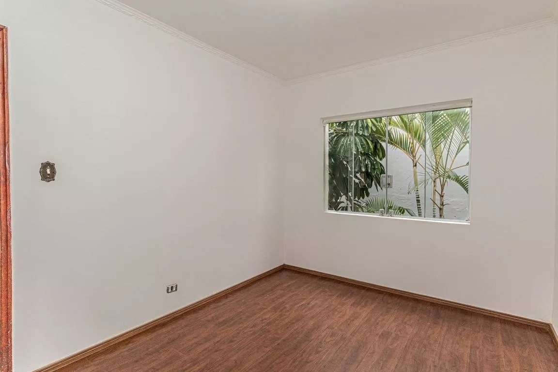 Casa à venda com 3 quartos, 228m² - Foto 8