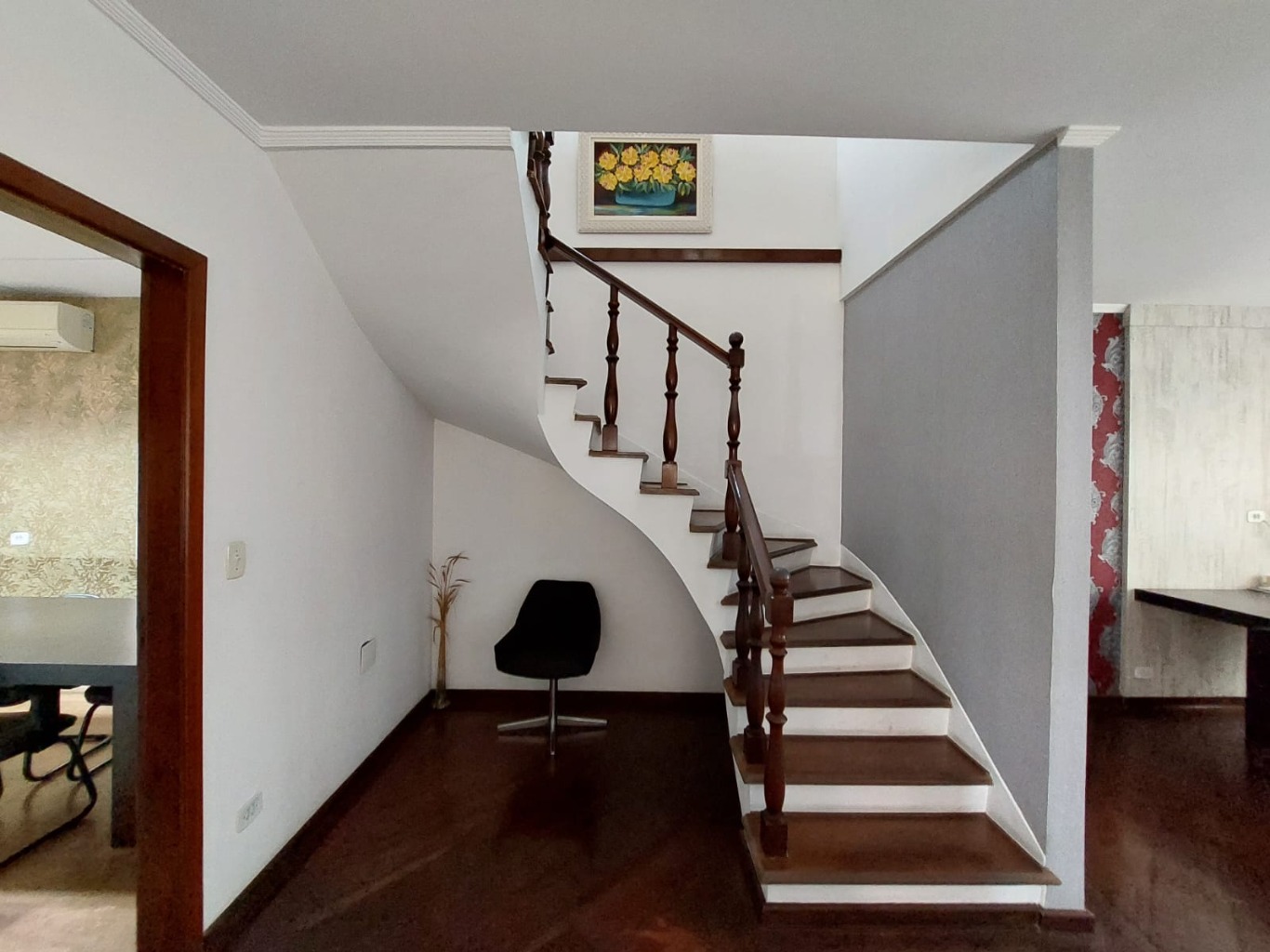 Casa à venda com 3 quartos, 271m² - Foto 9