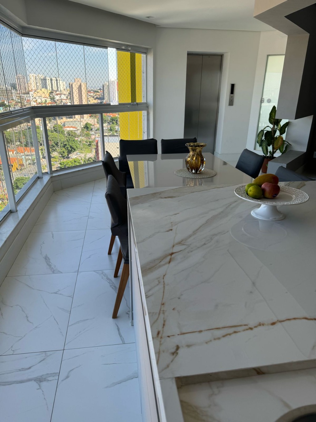 Apartamento à venda com 3 quartos, 160m² - Foto 2