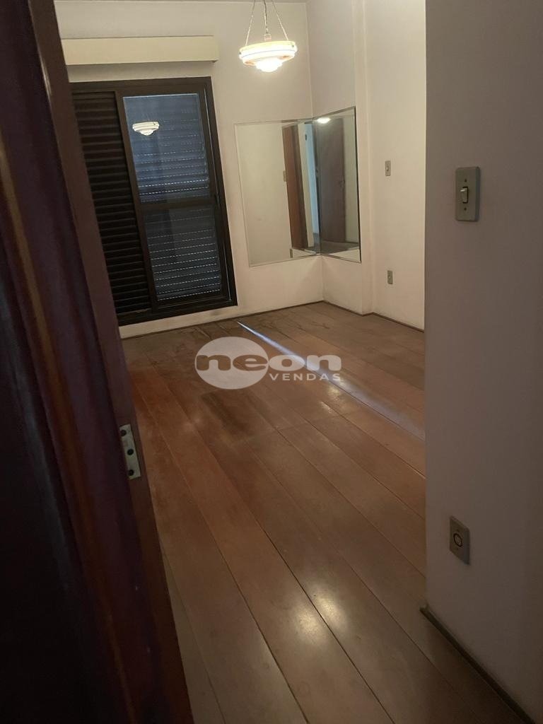 Apartamento à venda com 3 quartos, 130m² - Foto 4