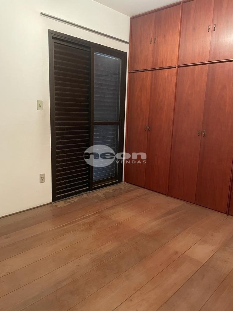 Apartamento à venda com 3 quartos, 130m² - Foto 5